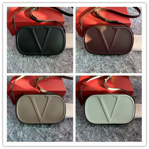 Picture of Valentino Handbags _SKUfw121125378fw